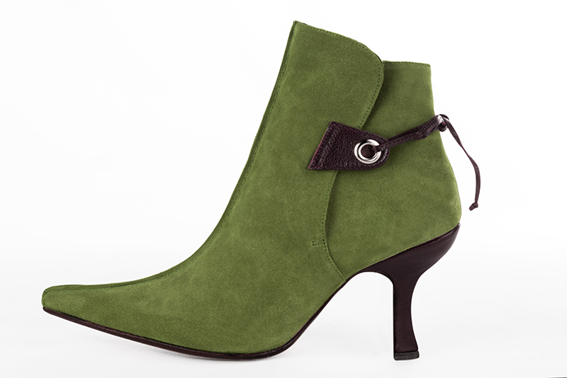 Women's pistachio green and dark brown elegant ankle boots, with laces at the back. Pointed toe. High spool heels - Profile view